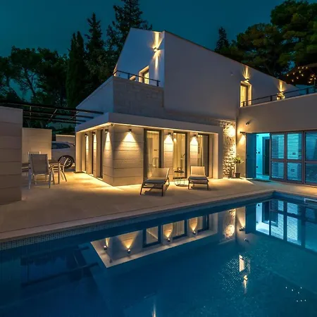 Elementa - A Peaceful Retreat Villa