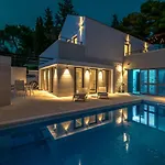 Elementa - A Peaceful Retreat Villa