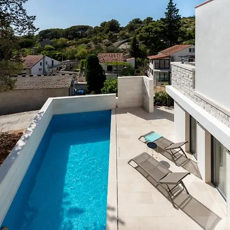 Elementa - A Peaceful Retreat Vila *