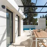 Elementa - A Peaceful Retreat فيلة ميلنا