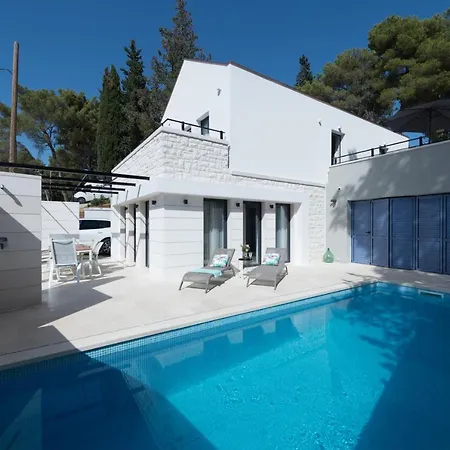 Elementa - A Peaceful Retreat فيلة ميلنا